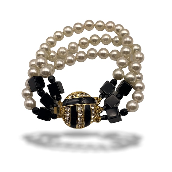 1970s three-strand simulated pearls and  black gl… - image 1