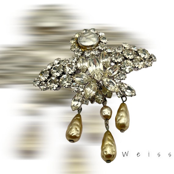Weiss Rhinestone & Baroque Pearl Dangling Brooch … - image 3