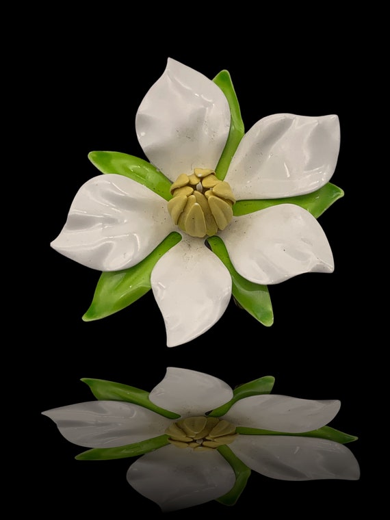 Flower Power White, Yellow & Green Flower Brooch … - image 2