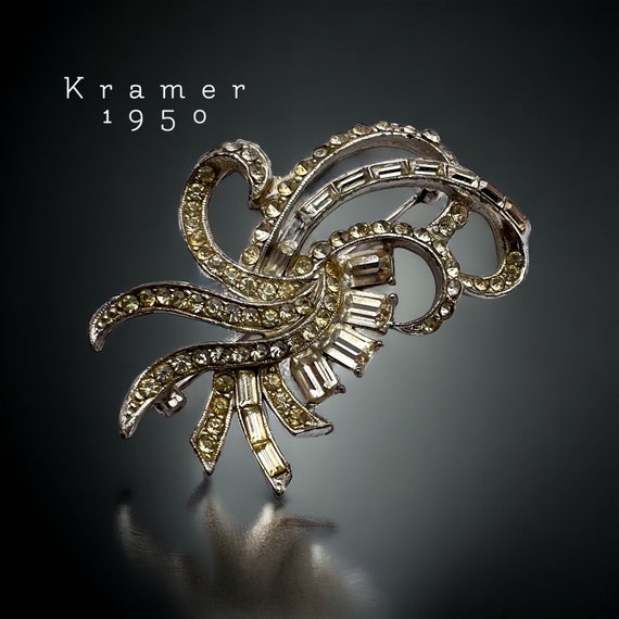 1950s’　ribbon motif rhinestone　brooch Trifari Stylized Ribbon or Bow Brooch with Rhinestones