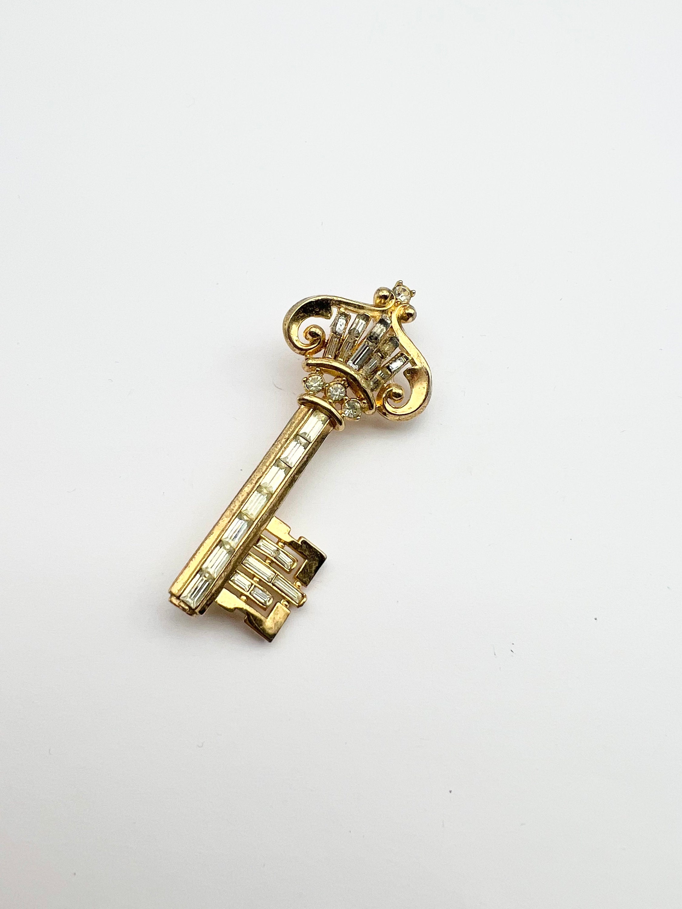 Trifari Alfred Philippe Royal Key Vintage Figural Brooch-gold and