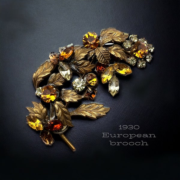 Poetic European beauty, Branch brooch with flowers and detailed leaves in an elegant naturalistic arrangement -Art.96/7