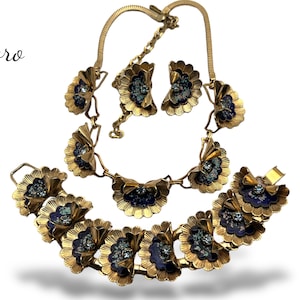Coro high-end beautiful scalloped & 3D links adorned with pastel speckled glass plates and sky blue rhinestones -  set in Original Box-932/6