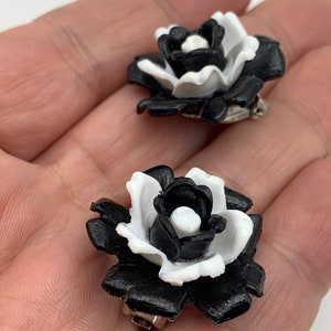 Fantastic Earrings 1960s original 3D flowers in black and white clips Earrings very glam Art.321/3 image 8