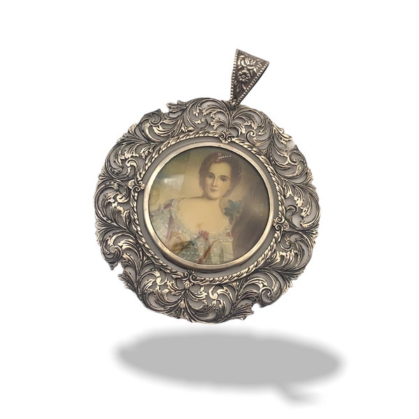 Incroyable image ancienne Marie-Antoinette, médaillon en argent 800, portrait miniature peint à la main français des années 1930 signé - Style rococo - Art.485/4-