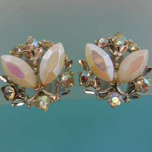 Late 1950 © B.S.K. white chalk aurora borealis marquise rhinestones silver leaves clip Earrings Designer Signed White Colors.Art.639/4 image 10