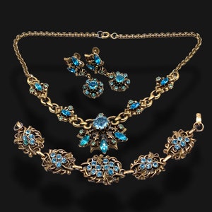 Early Coro blue Rhinestones Floral demi Set  - Necklace Bracelet Earrings High-end of abt 1945s  - CORO Parure in Original Box - art.300/4-