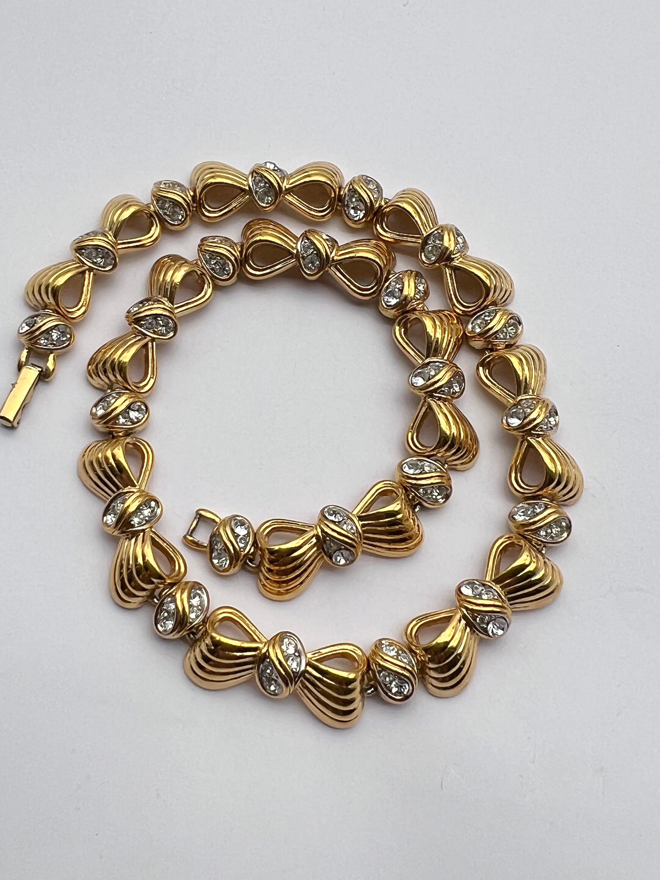 Vintage Nina Ricci Signed Gold Plated Choker Bows Link With 