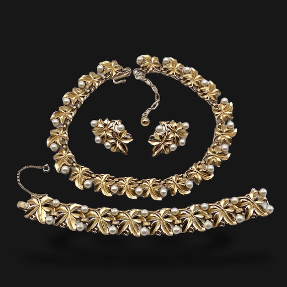 Trifari necklace and earrings discount