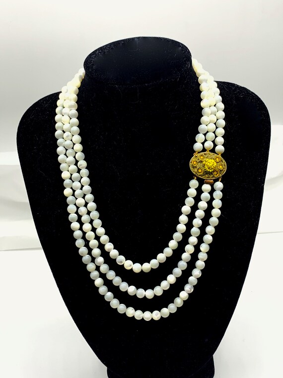 1950s Exquisite Mother of Pearl  (MOP) Three stra… - image 8