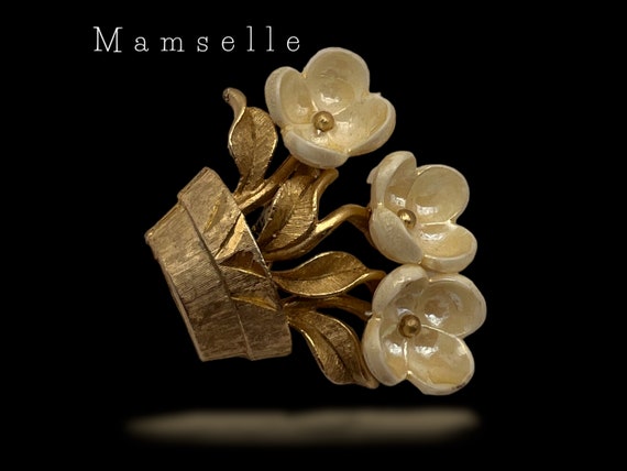 Most Graceful Mamselle vase with Flowers brooch -… - image 2