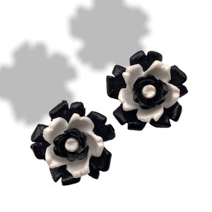 Fantastic Earrings 1960s original 3D flowers in black and white clips Earrings very glam Art.321/3 image 1