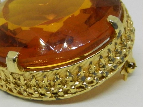 Alluring  SPHINX of England brooch  w/honey amber… - image 7