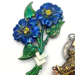 Lovely three vintage brooches Signature Collection-Fabulous and cheerful 3 pins Cinderella, The hour of tea , Flower Enamel-art.131/3 image 2