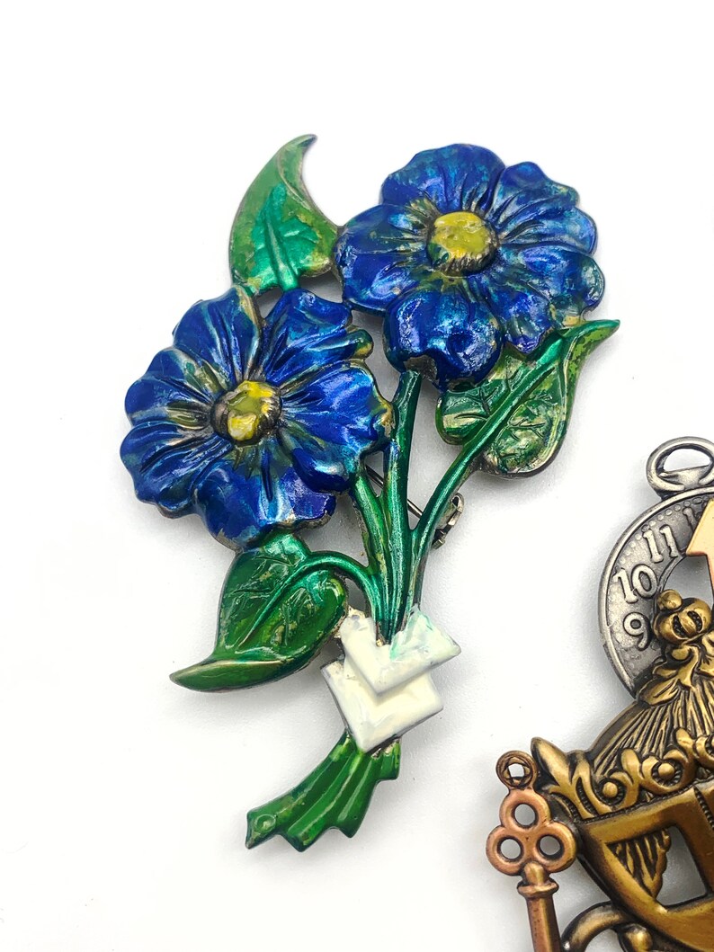 Lovely three vintage brooches Signature Collection-Fabulous and cheerful 3 pins Cinderella, The hour of tea , Flower Enamel-art.131/3 image 2