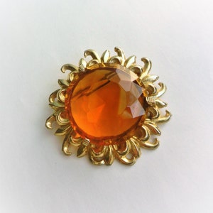 1950 flower/sun figural Brooch large faceted crystal amber in a gold open petals frame unsigned Sphinx vintage quality Art.679/4 image 10