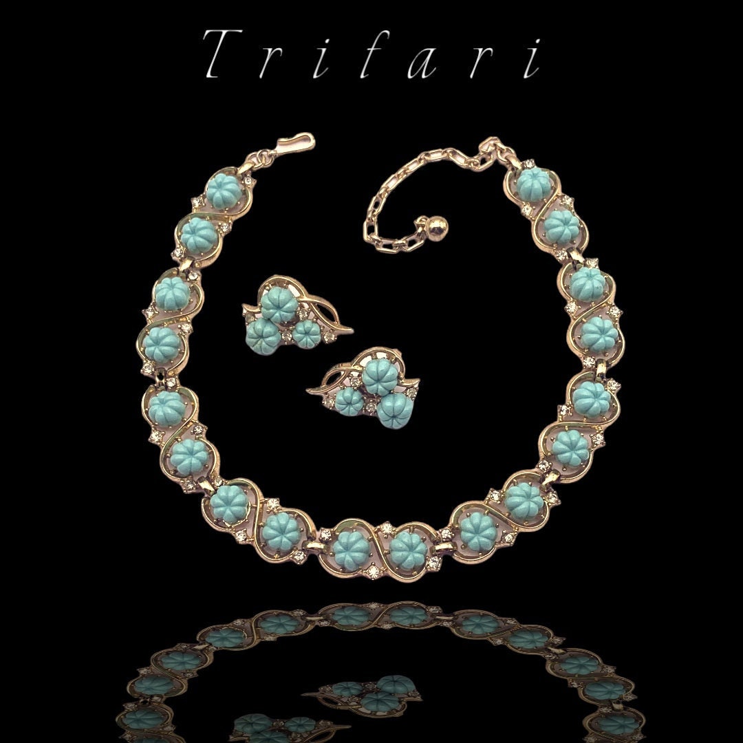 Vintage Trifari Turquoise Molded Fruit Salad Flower Dainty
