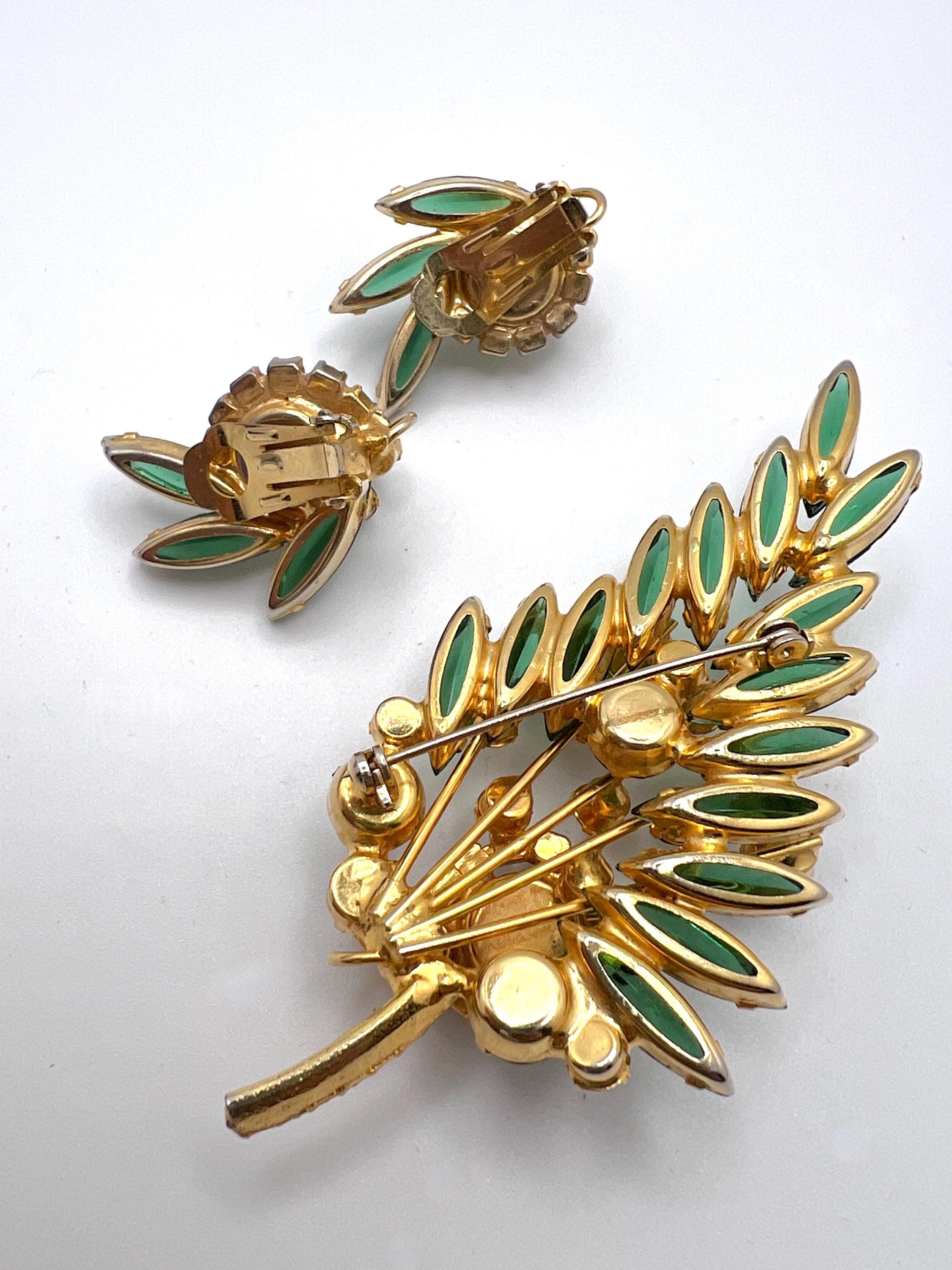Juliana D&E Rare Large Green Glass Crystal JULIANA Flower Brooch