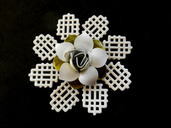 1960s Vintage Book Piece FLOWER POWER white green