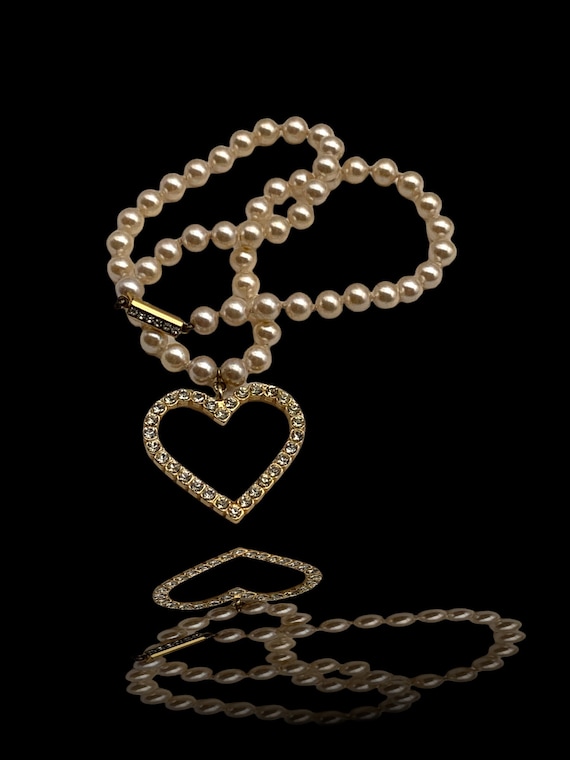 Adorable and super romantic  one strand simulated… - image 1