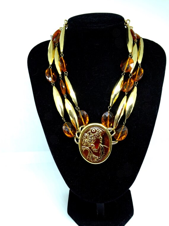 Amazing 3-Strand necklace with cameo centerpiece … - image 10