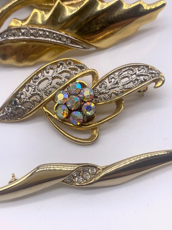 Stunning elegant collection 4 Brooches - pins sig… - image 3