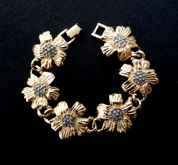 Vintage 1960 flowers link bracelet - many daisies… - image 4