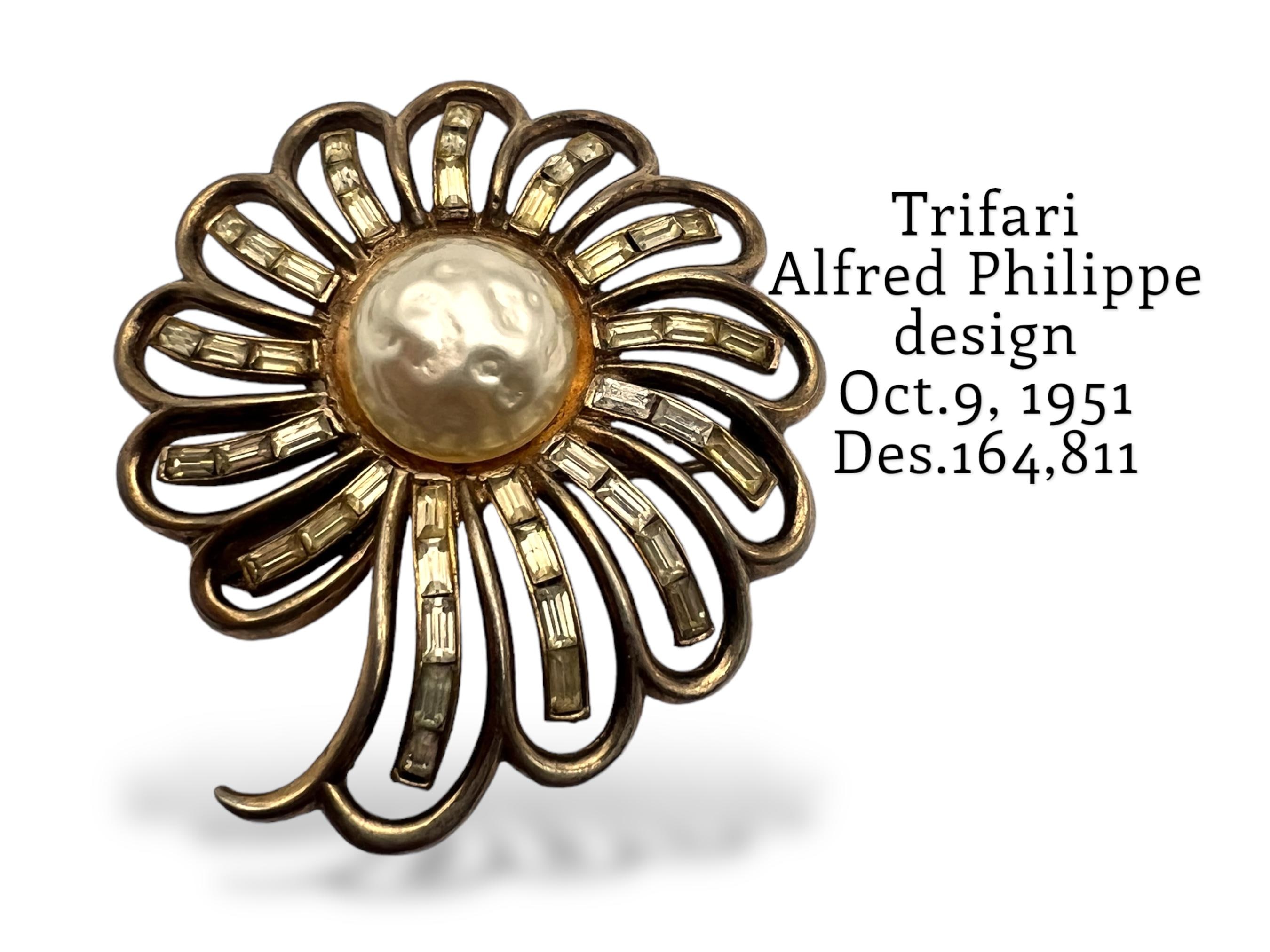Splendidly Stylish and Rare Crown Trifari Pat.pend. Brooch -alfred