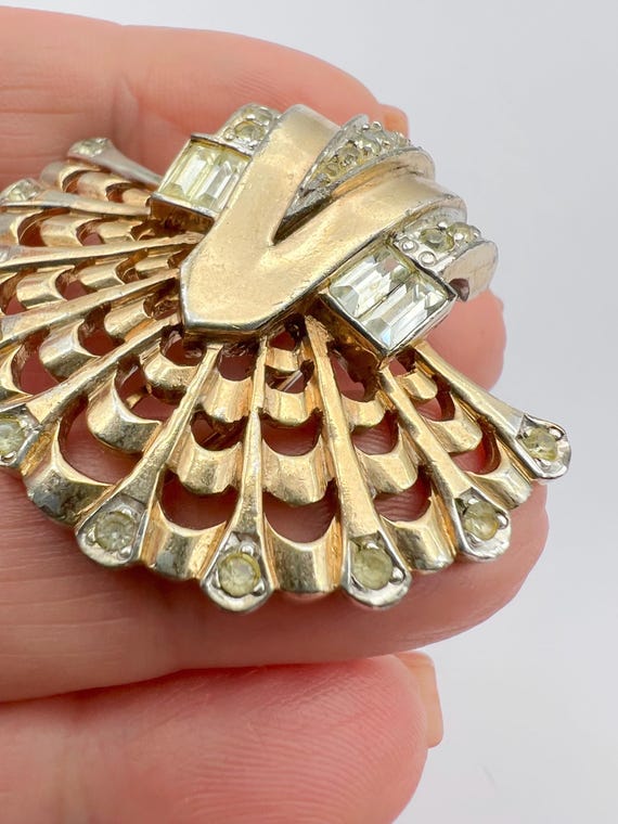 1948 MB Marcel Boucher Hallmarked and Numbered Fan Baguette & Round Clear Stones Fur Clip Vintage Figural Pin Brooch- Art.421/7 View 4