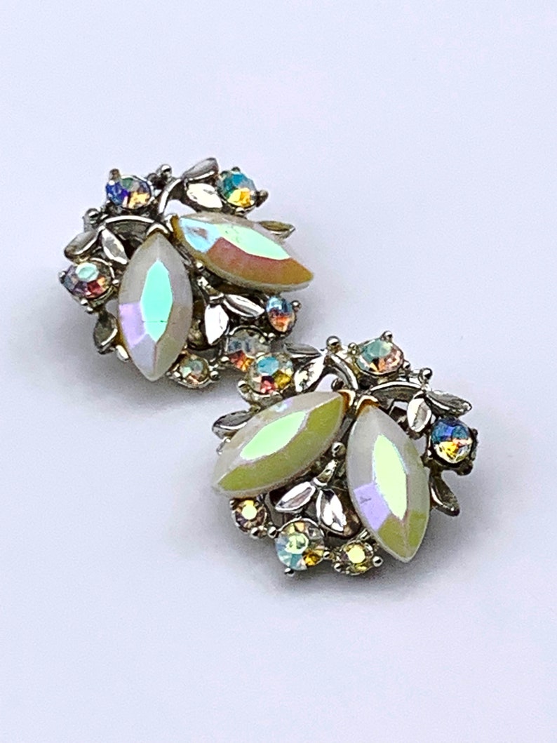 Late 1950 © B.S.K. white chalk aurora borealis marquise rhinestones silver leaves clip Earrings Designer Signed White Colors.Art.639/4 image 3