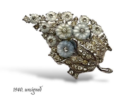 Lovable Flowery Brooch With Molded Glass Flowers and Clear