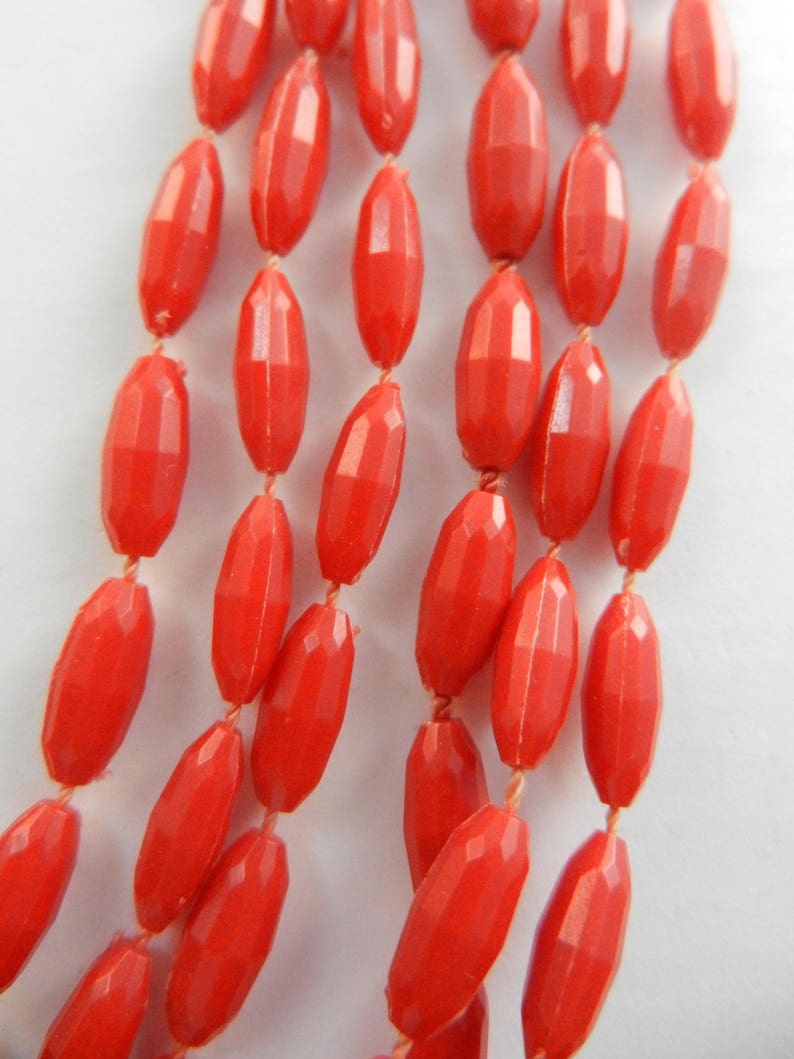 Ravishing Red Multi Strand Lucite Necklace large grain of rice faceted red beads and  lovely round clasp Art.3414
