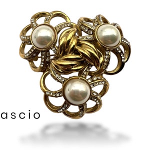 Vintage BIJOUX CASCIO Italy Domed style gold flowers with Pearls and clear Rhinestone Brooch Pin - Italian luxury for collection-Art.823/6