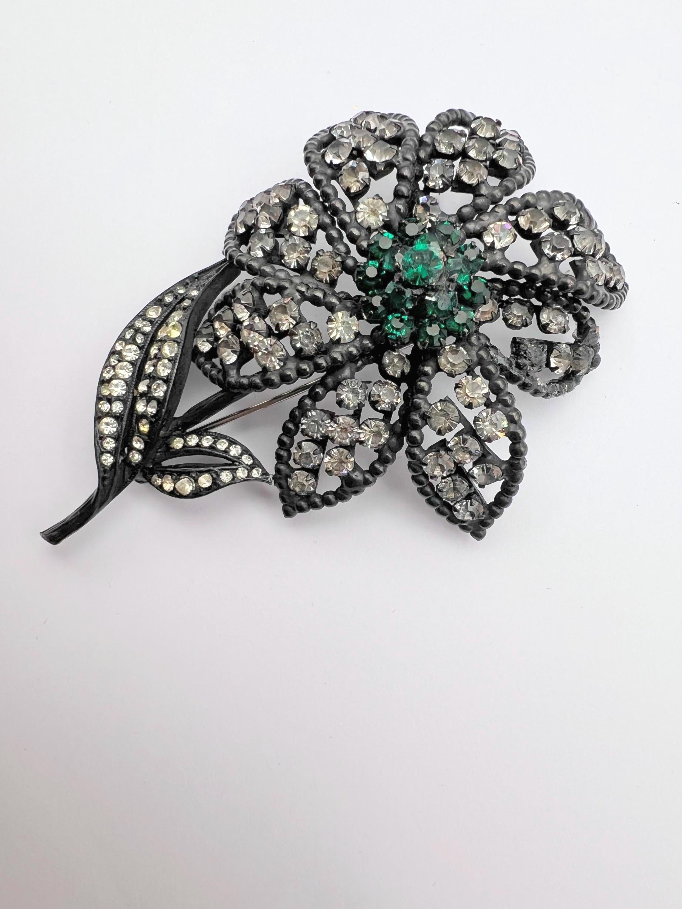 〜1950's ヴィンテージ ブローチ エーデルワイス ユーロ ブロカント Rare 1961 Art Nouveau Weiss Japanned Setting (black Enamel) Flower
