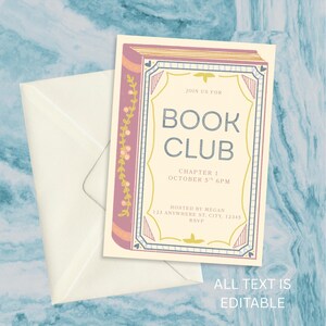 Op de afbeelding: Een cr&egrave;mekleurige uitnodiging voor een boekenclub met een boekillustratie. De boekillustratie heeft een roze rug met bloemaccenten en een decoratief kader. De uitnodiging bevat de tekst "BOOK CLUB" en evenementdetails. Een envelop staat op de achtergrond.