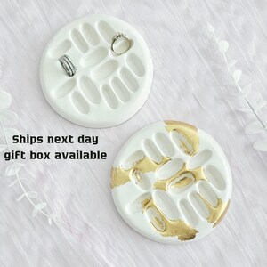 Decorative tray Catch all tray Ring dish Ring holder Minimalist tray Jewelry organizer Jewelry display Jewelry tray Small jewelry dish