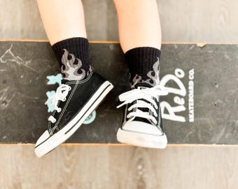Graue Flammen-Socken