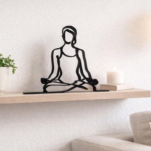 Minimalistische Yoga-Dekoration – Skulptur einer Frau in durchgehender Linie – Beruhigendes Kunstdesign für Wohnzimmer oder Büro