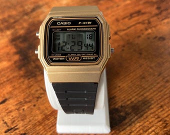 Casio F91W Mod dorado: pantalla LCD transparente / Reloj digital retro personalizado / Pantalla transparente Casio / Reloj minimalista Mod