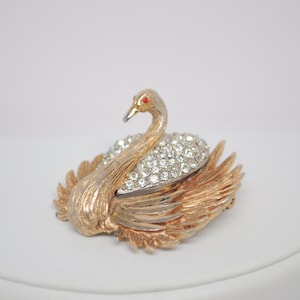 Vintage Signed HAR Gold Tone and Rhinestone Swan Brooch