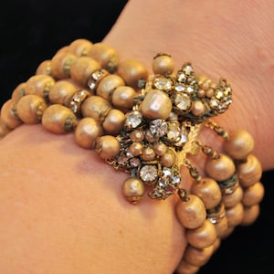 Vintage signé DEMARIO fausse perle et strass quatre chapelet Bracelet