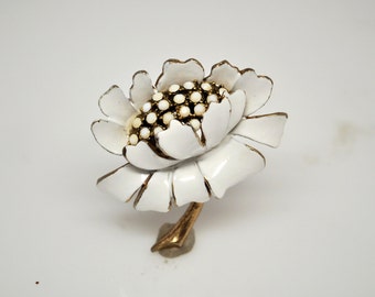 Vintage Signed HAR (HARGO) White Enamel and Rhinestone Floral Brooch