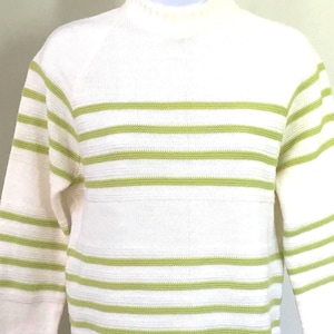Jersey de cuello alto falso blanco con rayas verdes, talla M/L, estilo años 60, con cremallera en la espalda.