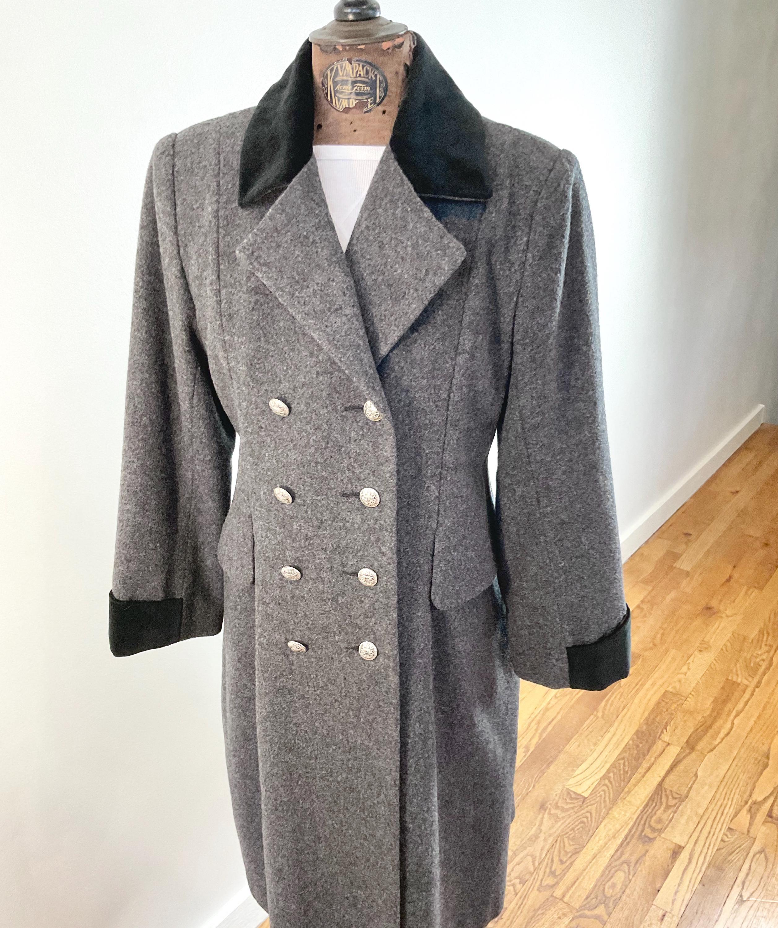 Rothschild wool coat with velvet accents. Girls 14, XS adult
