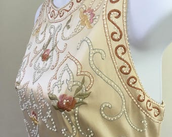 Vestido de seda con bordados y cuentas de color crema Y2K de Cache. Talla 6.