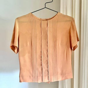 Vintage 1940&#39;s Peach Silk Blouse, Button Up, Short Sleeve, Pintucks, Womens, 40&#39;s