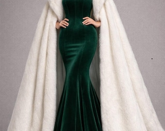 Emerald luxe winterjurk digitale mode-illustratie