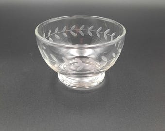 Vintage Etched Glass Dessert Bowl with Laurel Leaf Motif – Clear Footed Dish