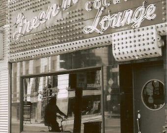 Green Mill Cocktail Lounge Photo: Chicago Jazz Club, Vintage Neon Sign