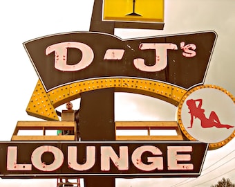 Grand Rapids photo | D-J's Lounge | neon signs | pinup | mudflap girl | Grand Rapids art, photography, vintage sign